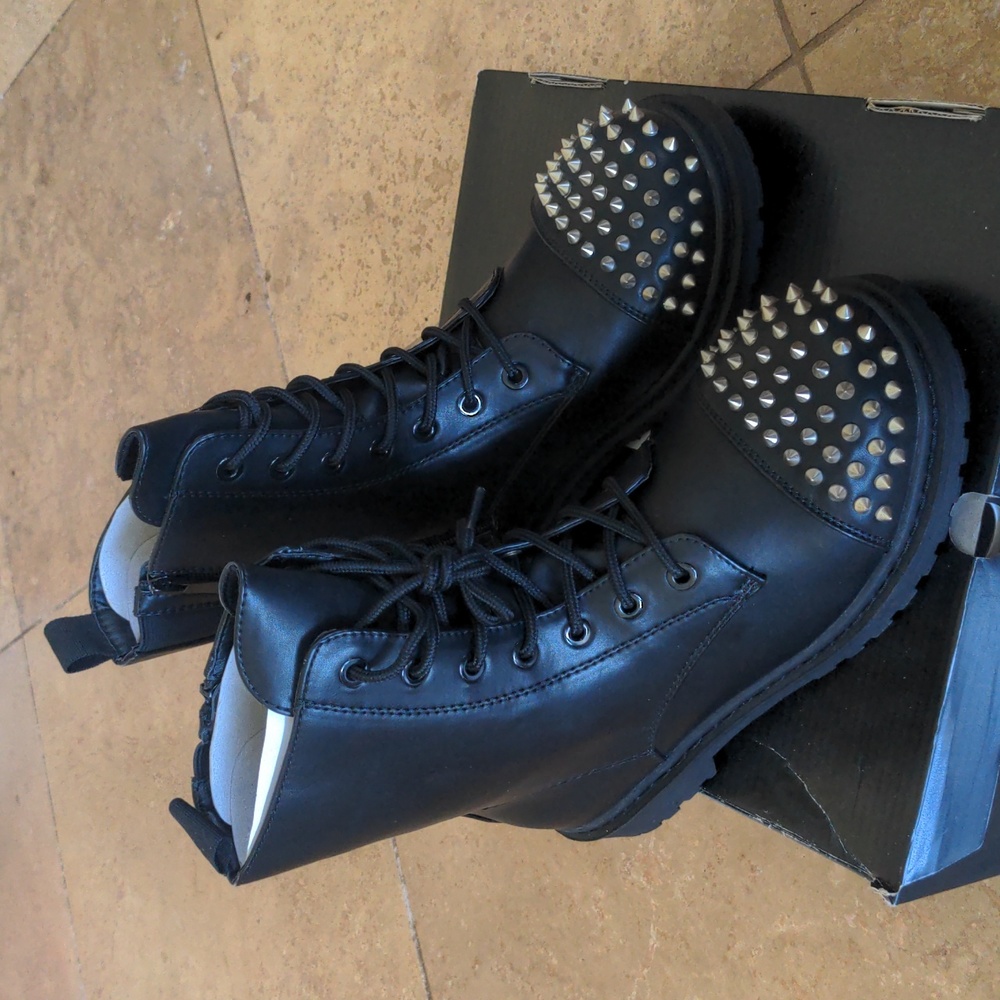 Torrid Chunky Studded Stevie Boot 9W HTF!!!